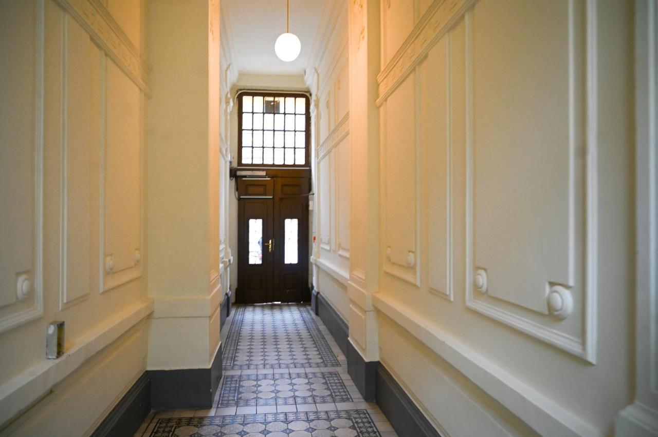 Bright Duplex Danube Canal Appartement